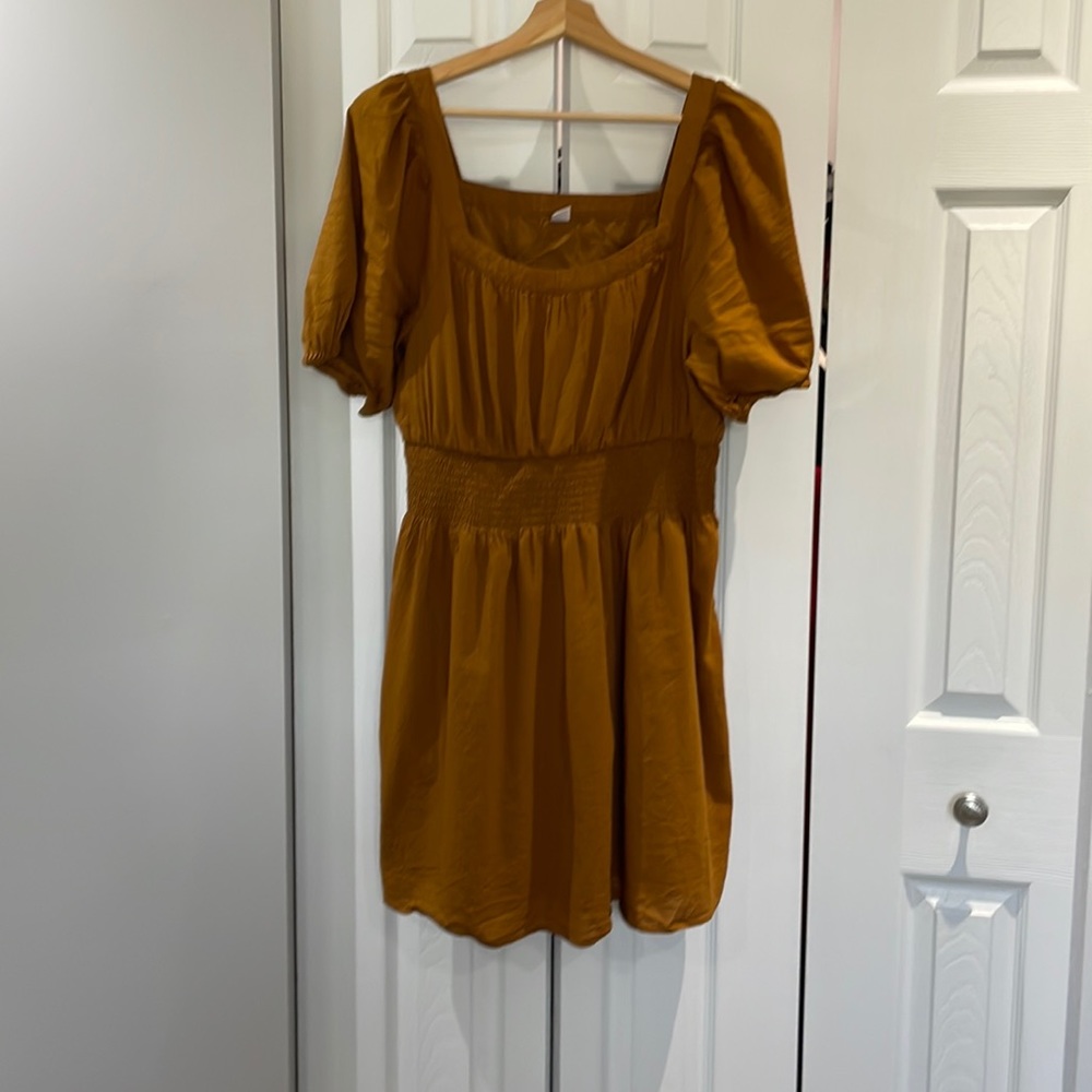 SOLD Camel toned dress - Picture 1 of 4